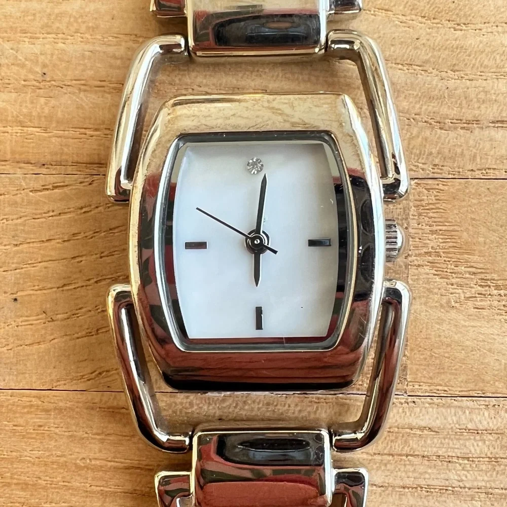 Unbranded ladies mother of pearl silver tone rectangular watch NEW BATTERY
